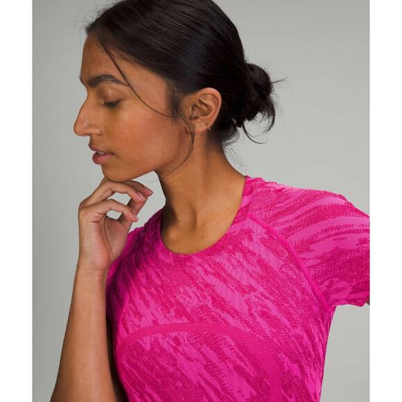(4) $68 Lululemon Swiftly Tech Short Sleeve Shirt 2.0 Mesh Camo Pow Pink RARE - Picture 4 of 7
